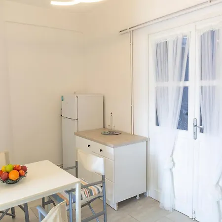 Lejlighed Karavos Sea View *