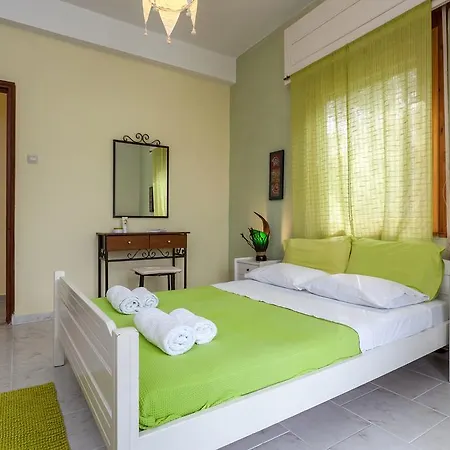 Apartment Karavos Sea View