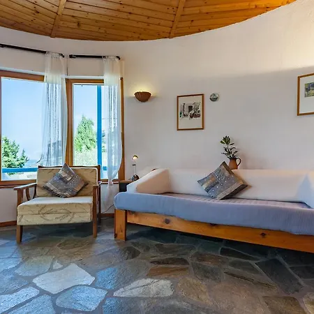 Karavos Sea View Lejlighed *