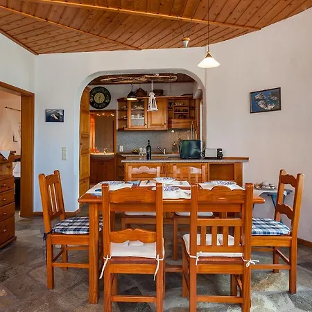 Lejlighed Karavos Sea View *