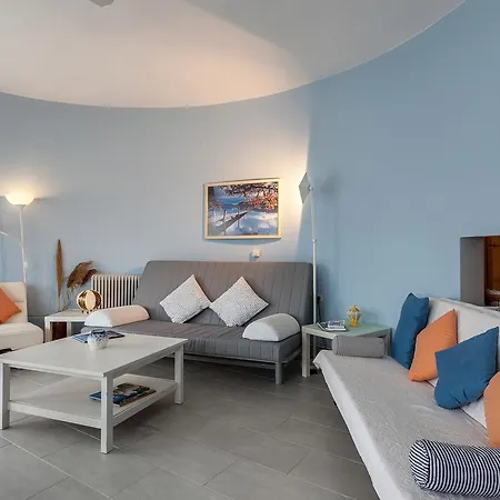 Karavos Sea View *
